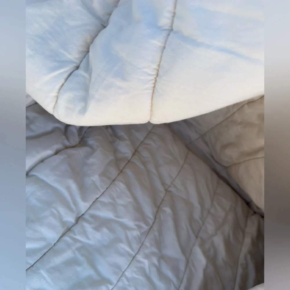 RH Raw Silk channel-stitched Quilt. Luxurious Cream Quilt F/Q Gently Used